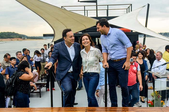 Ministério do Turismo inclui Barco-Hotéis no Cadastur Secretário Nacional de Desenvolvimento e Competitividade do Turismo, Aluizer Malab, acompanhado do governador do Amazonas, Wilson Lima, e da diretora-presidente da Amazonastur, Roselene Medeiros. (Foto: Janailton Falcão)