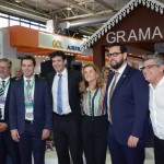 Autoridades no estande de Gramado