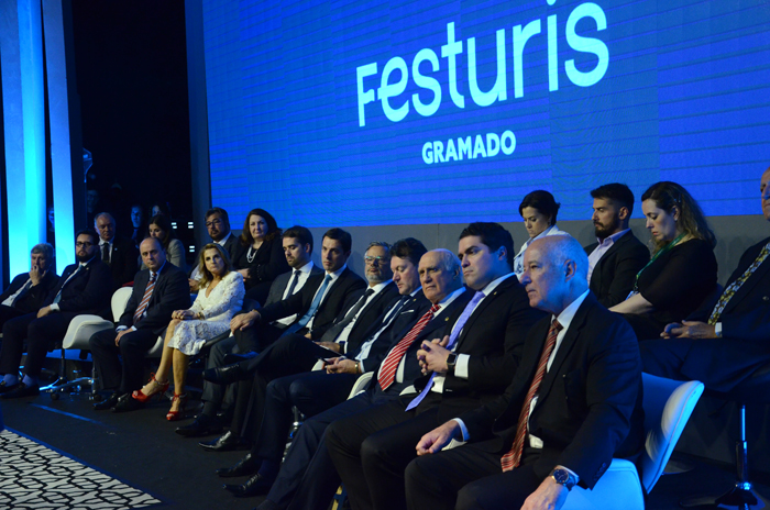 Festuris 2019 tem início em Gramado; veja as primeiras fotos 1 Autoridades na cerimônia de abertura do Festuris 2019