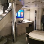 Cabine Duplex Suíte tem dois andares, piscina com jacuzzi e banheira