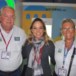 Caissa Moura, da Secretaria de Turismo de Salvador, com Roy Taylor e Rosa Masgrau, do M&E