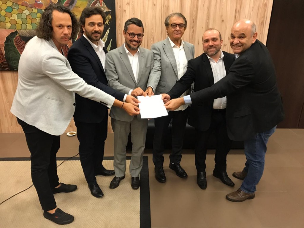 Estados do Nordeste se unem para promoção conjunta do Turismo Bruno Giovanni, do Rio Grande do Norte, Rodrigo Novaes, de Pernambuco, Fausto Franco, da Bahia, Arialdo Pinho, do Ceará, Hugo Veiga, do Maranhão, e Paulo Kugelmas, de Alagoas