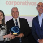 Daniele Martins e José Geraldo, do Windsor, receberam o prêmio Empreendedorismo de Marcelo Alves, da Riotur