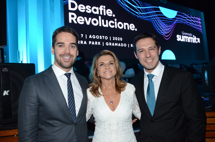 Eduardo Leite, governador do Rio Grande do Sul, Marta Rossi e Eduardo Zorzanello, do Festuris