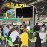 Estande do Brasil é palco de diversas reuniões neste segundo dia de WTM Londres