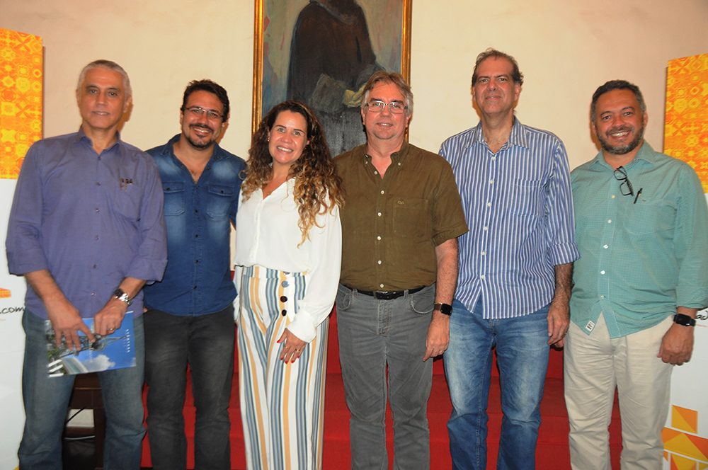 Aeroporto e Centro de Convenções elevam competitividade mundial de Salvador 2 Fernando Brandão, Manoel Neto, Lisangela Pelegrino, do Pestana, Roberto Duran, Antonio Barretto e Rafael Bulhões, da Grou VIagens
