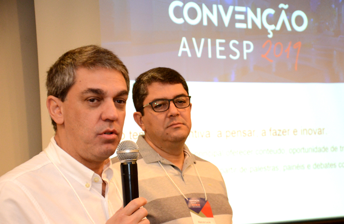 Fernando Santos, presidente da Abav-SP, e Marcos Lucas, presidente da Aviesp