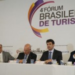 Realizado em novembro, o 4º Fórum Brasileiro de Turismo reuniu lideranças do setor