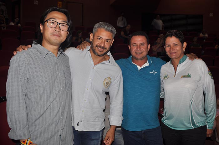 Lawrence Ikeda com Julivan Trindade, Carlos Araújo, Joice Marques