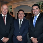 Manoel Linhares, presidente da ABIH Nacional, entre os deputados Herculano Passos e Newton Cardoso Jr