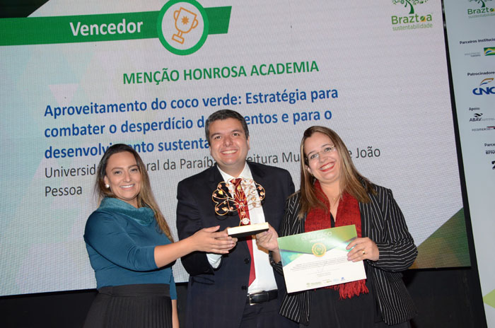 Mariângela Pinto, Ingrid Dantas e Diego Tavares, da Menção Honrosa