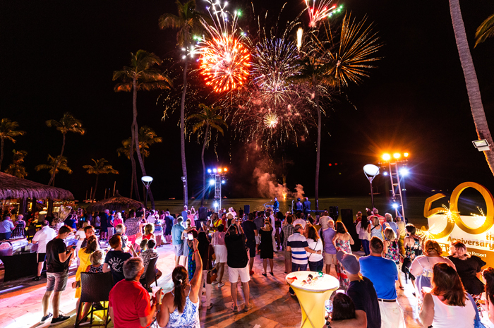 IHG celebra 50 anos do Holiday Inn Resort Aruba Beach Resort & Casino 1 O empreendimento celebrou seus 50 anos acompanhado de funcionários e moradores da região