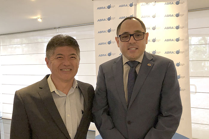 Gervasio Tanabe, presidente executivo da Abracorp e Paulo Henrique Posssas, assessor da Secretária Nacional de Aviação Civil