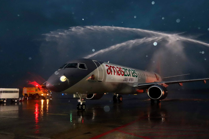 Amaszonas inaugura voo de Foz do Iguaçu para Santa Cruz de la Sierra 1 Voo direto com três frequências semanais amplia a conectividade com países andinos