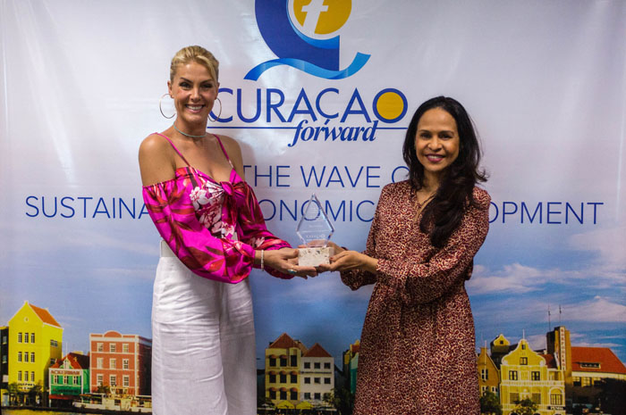 Ana Hickmann e Giselle McWillian, Ministra da Economia de Curaçao