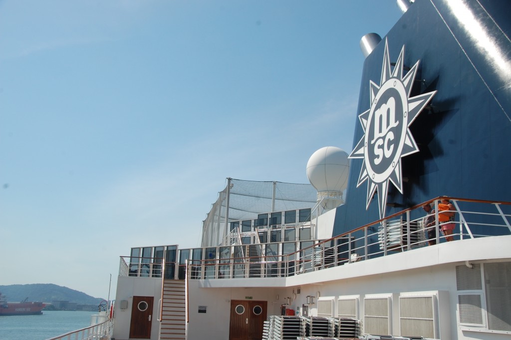 MSC Sinfonia atraca pela primeira vez Itajaí (SC) neste sábado (14); veja fotos do navio 1 Bandeira líder no segmento de cruzeiros