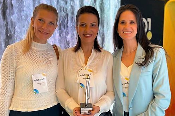 IHG é premiado no Abroad Mice Roadshow 1 Carla Scorbaioli, Glaucia Tremura e Enza Baron, da IGH