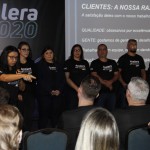 Cristiane Jayme, diretora de Marketing da Trend, apresenta resultados para o time de vendas