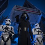 Kylo Ren usa a força para tentar arrancar informações dos rebeldes