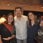 Nádia Botsaris, da Kauai Turismo, Sandro Batista e Cecília Toledo, da Puc Turismo