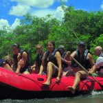 Os botes são equipados com cadeiras para pessoas da terceira idade ou com necessidades especiais