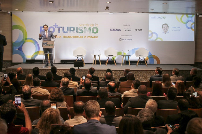 Seminário Rio + Turismo discute avanços do turismo no estado 1 Secretário Otavio Leite durante a sua apresentação no Rio+Turismo foto Flávio Cabral