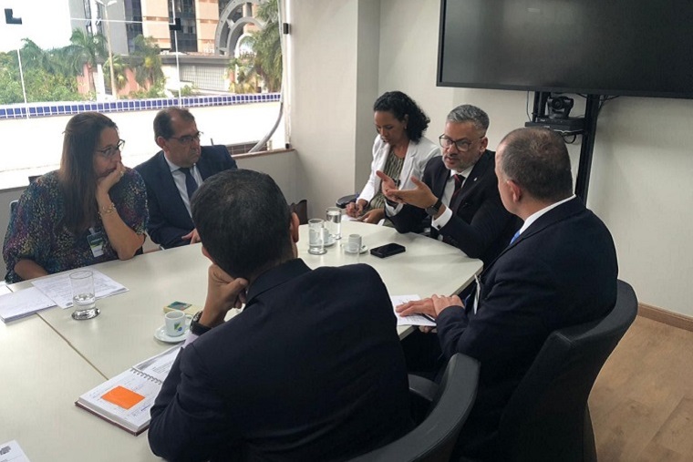 Secretário de Integração Interinstitucional, Bob Santos, se reuniu com representantes do setor. (Foto: Vanessa Castro/MTur)