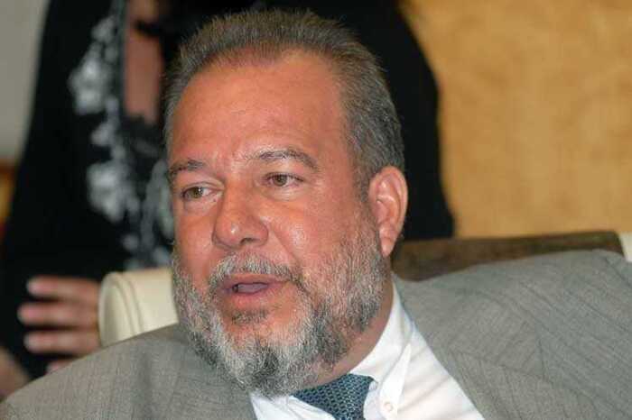Ministro do Turismo de Cuba se torna primeiro-ministro após 43 anos de hiato Cargo não era ocupado por ninguém desde 1976, quando Fidel Castro extinguiu a posição. Manuel Marrero Cruz passa agora a ocupar o posto, após 16 anos como ministro do Turismo
