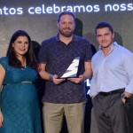 Gabriela Mundim e Igor Miranda, da Latam, com Luciano Guimarães, da Rextur Advance Gabriela Mundim e Igor Miranda, da Latam, com Luciano Guimarães, da Rextur Advance