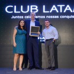 Gabriela Mundim e Igor Miranda, da Latam, com Marcelo Cohen, da Belvitur Gabriela Mundim e Igor Miranda, da Latam, com Marcelo Cohen, da Belvitur