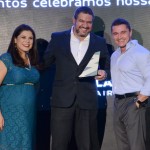 Gabriela Mundim e Igor Miranda, da Latam, com Marcos Pereira, da DF Turismo Gabriela Mundim e Igor Miranda, da Latam, com Marcos Pereira, da DF Turismo