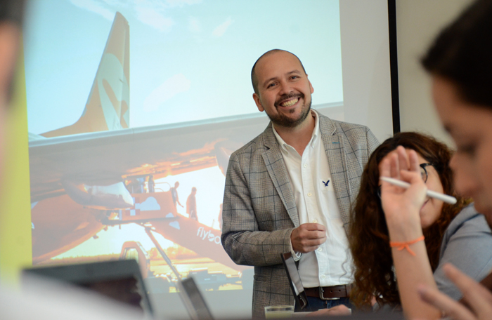 Mauricio Sana, CCO da Flybondi em entrevista coletiva na manhã desta sexta-feira (24) em São Paulo