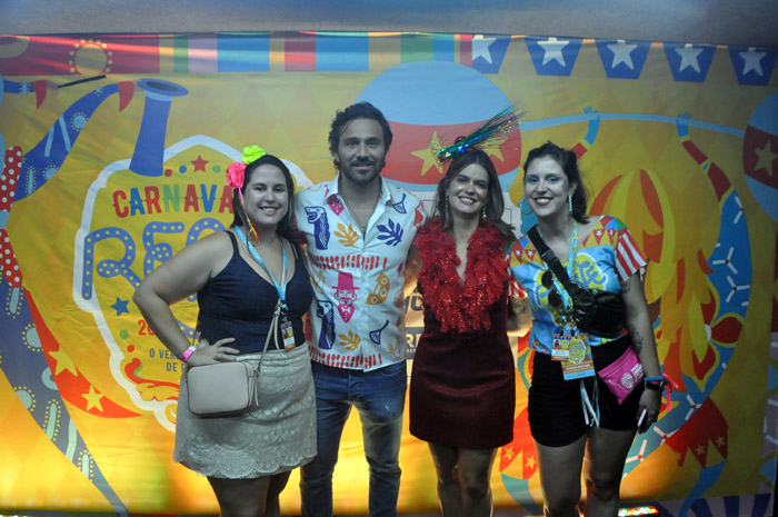 Com tema circense, Carnaval de Recife tem início nesta sexta-feira; veja fotos 2 Ana Accioly e Rodrigo Novaes, da secretaria de Turismo de Pernambuco; ao lado de Ana Paula Vilaça e Bárbara Franco, da secretaria de Turismo de Recife