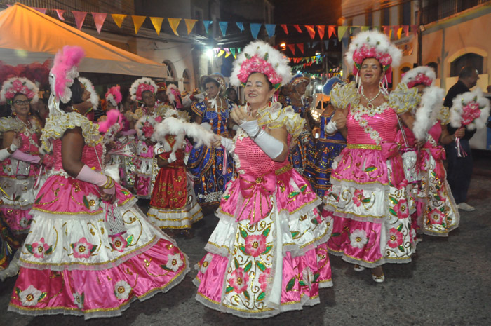 Apesar do Carnaval começar oficialmente na sexta-feira, alguns blocos e cortejos já tomam as ruas da cidade