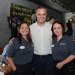 Márcio Nogueira, do HotelIdo, entre Cristina Muniz e Karen Amorim, do SeaWorld Márcio Nogueira, do HotelIdo, entre Cristina Muniz e Karen Amorim, do SeaWorld