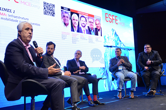 ESFE debate desafios de infraestrutura e mobilidade nos grandes eventos 1 PaInel reuniu especialistas Para debater os desafios da infraestrutura em grandes eventos