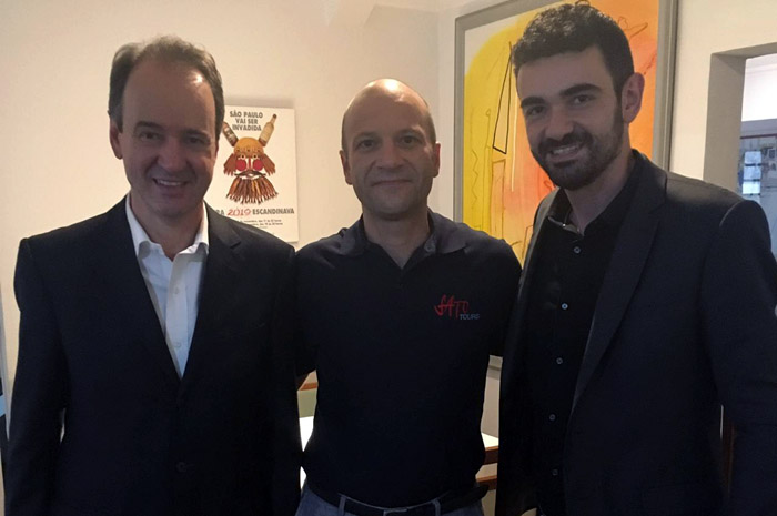 Eduardo Barbosa, diretor da Flot; Péter Bencze, guia oficial da Sato; e Tiago Barbosa, diretor da Flot Eduardo Barbosa, diretor da Flot; Péter Bencze, guia oficial da Sato; e Tiago Barbosa, diretor da Flot