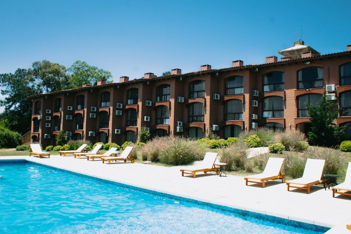 Wyndham Hotels & Resorts e Aadesa inauguram hotel no Uruguai 1 Inaugurado no bairro Carrasco no dia 1º de janeiro de 2020, é o primeiro hotel da marca Wyndham Garden na República Oriental do Uruguai