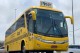 Ônibus da Azul vira táxi de nova-iorquino para promover novo voo