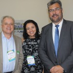 Carlos Prado, da Abracorp, com Monica Samia e Roberto Neldeciu, da Braztoa