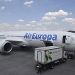 Boeing 787-9 da Air Europa sendo abastecido com os alimentos da Gate Gourmet