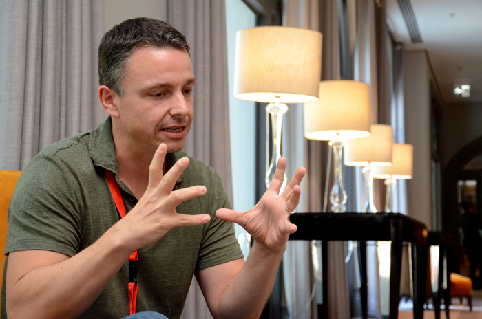 Turismo da Suíça tem novo diretor para o Brasil 2 "Vai ser um desafio grande continuar este sucesso que a Christina conseguiu aqui", afirma Fabien Clerc