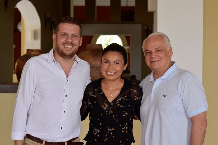 Ramón Girón, Julieta Ruiz e Orlando Giglio, da Iberostar