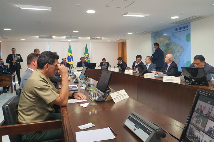 Reunião com governadores aconteceu nesta segunda-feira (23)