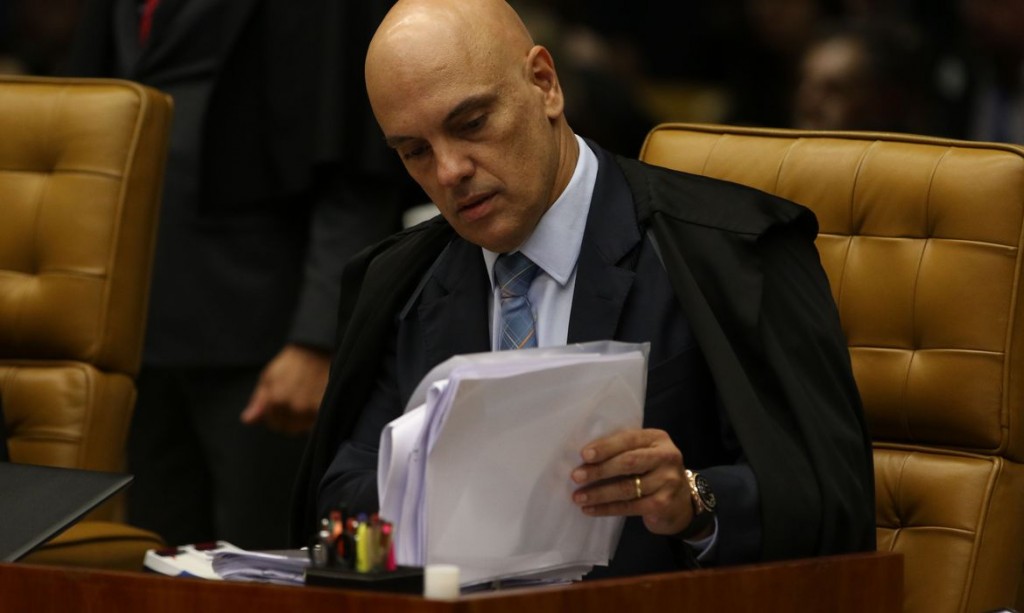 O ministro Alexandre de Moraes, durante sessão de julgamento sobre limite para compartilhamento de dados fiscais (foto: Fabio Rodrigues Pozzebom/Agência Brasil)