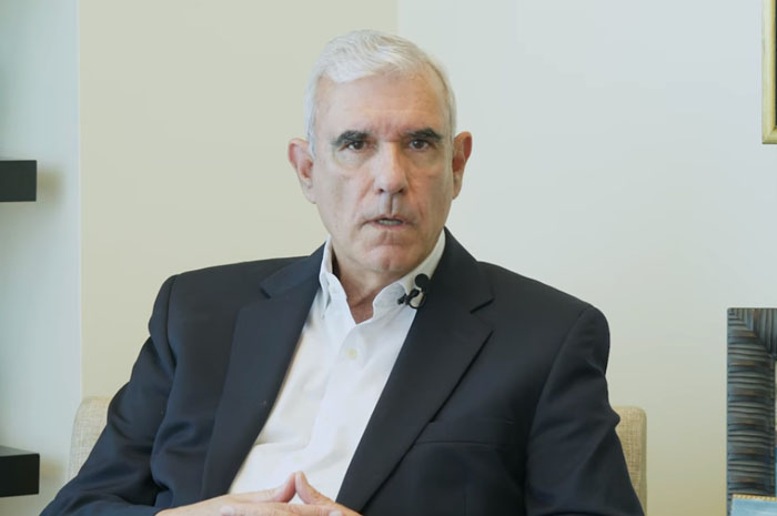 CEO da Azamara renuncia ao cargo 1 Larry Pimentel deixou o cargo de CEO da Azamara. (Foto: reprodução/Facebook)