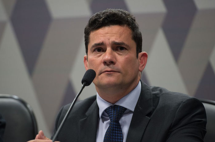 Sergio Moro anuncia saída do Ministério da Justiça e Segurança Pública 1 O juiz federal Sergio Moro participa na Comissão de Constituição, Justiça e Cidadania (CCJ) do Senado de audiência pública sobre projeto que altera o Código de Processo Penal (Fabio Rodrigues Pozzebom/Agência Brasil)