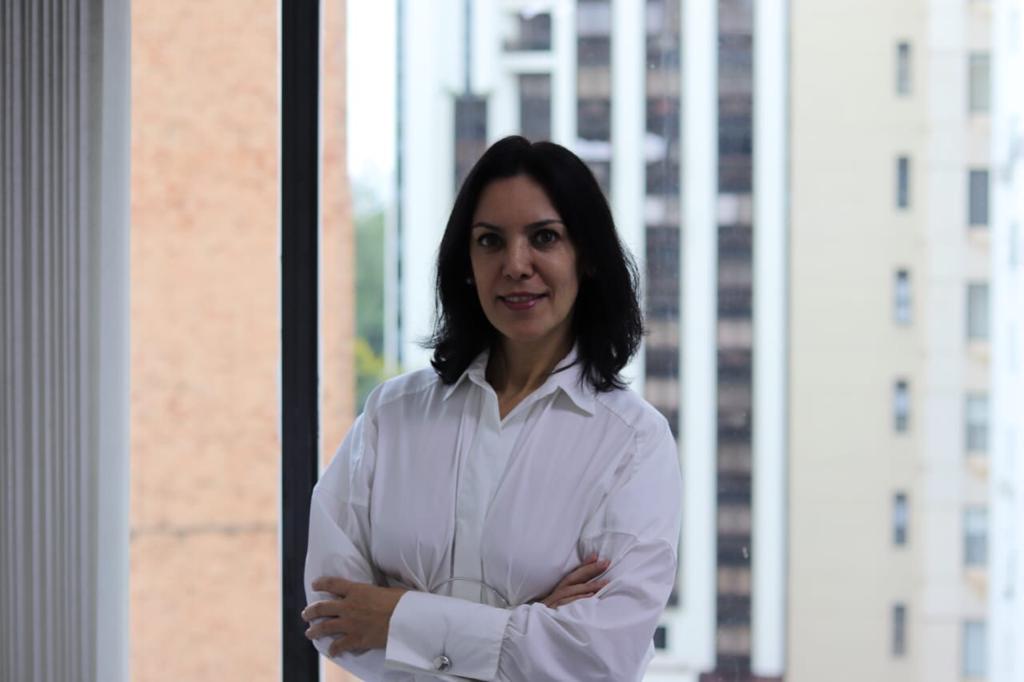 Rouge Boutique de Comunicação apresenta novo posicionamento 1 Denise Meyer, diretora da Rouge Comunicação