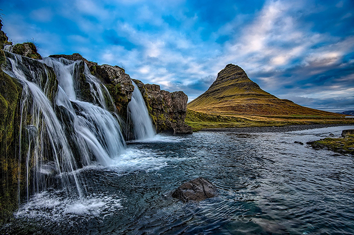 Montanha de Kirkjufell, na Islândia. País reabre fronteiras em 15 de junho