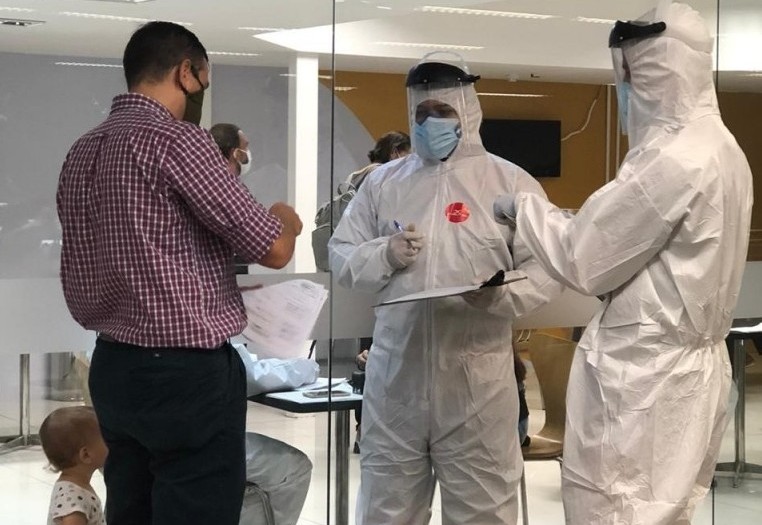Passageiros provenientes da Índia começam a ser testados na chegada ao Rio 1 RIOgaleão repatriação argentina 002